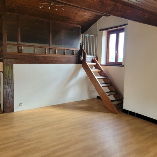  Annonces BOIS D'OINGT : Appartement | SAVIGNY (69210) | 50 m2 | 500 € 