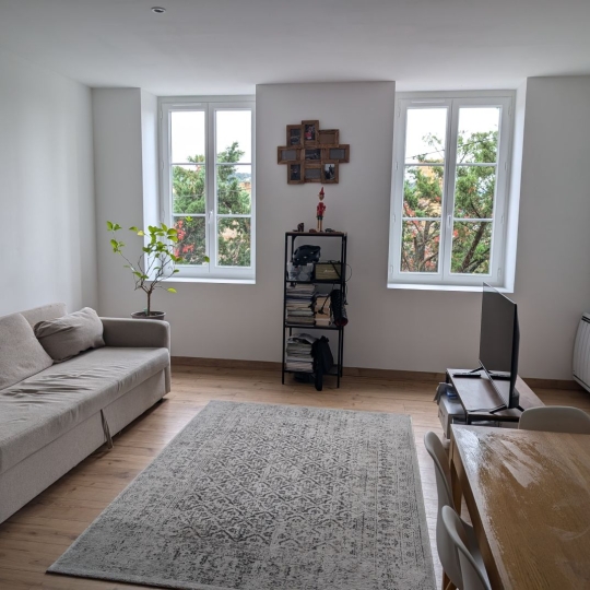  Annonces BOIS D'OINGT : Appartement | L'ARBRESLE (69210) | 49 m2 | 610 € 