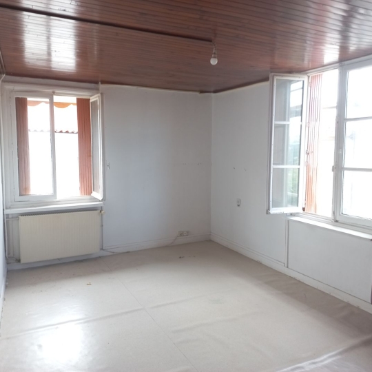  Annonces BOIS D'OINGT : Appartement | SAVIGNY (69210) | 55 m2 | 85 000 € 