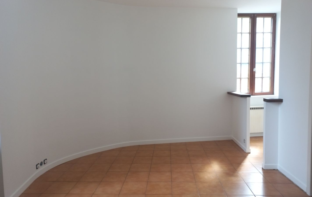 Annonces BOIS D'OINGT : Apartment | L'ARBRESLE (69210) | 40 m2 | 522 € 