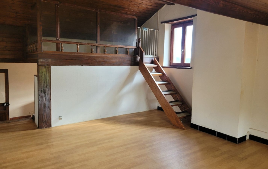 Annonces BOIS D'OINGT : Appartement | SAVIGNY (69210) | 50 m2 | 500 € 