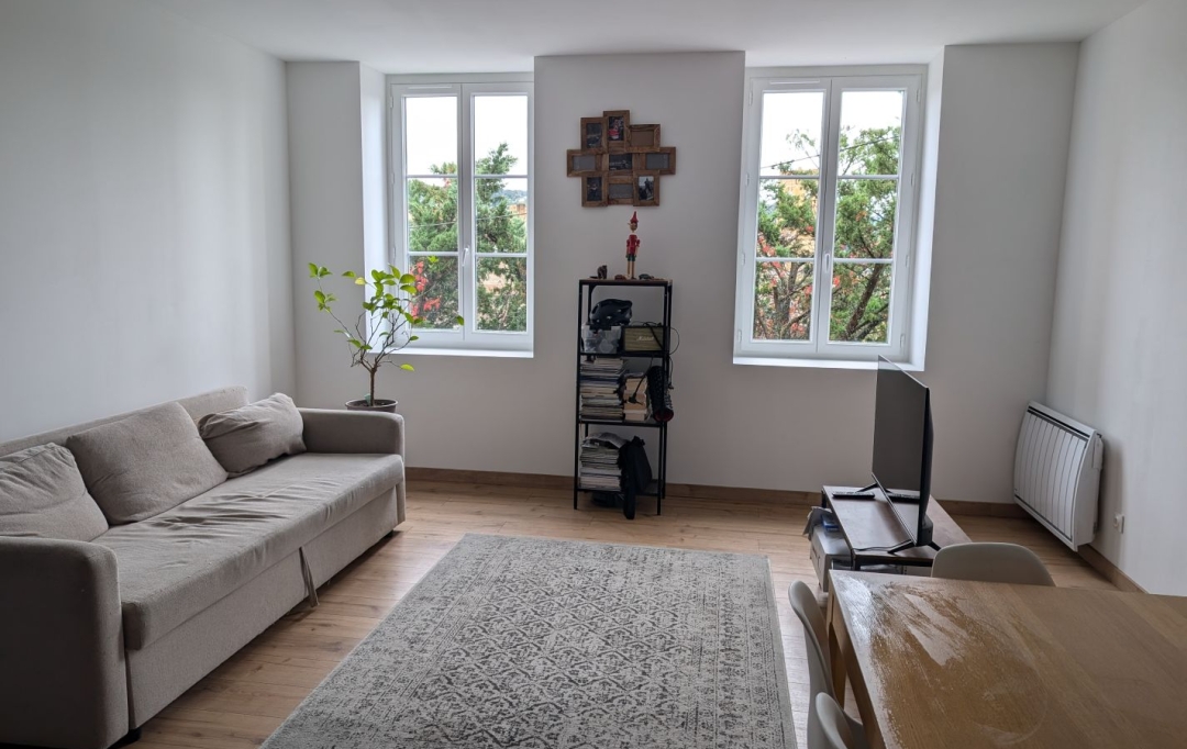 Annonces BOIS D'OINGT : Appartement | L'ARBRESLE (69210) | 49 m2 | 610 € 