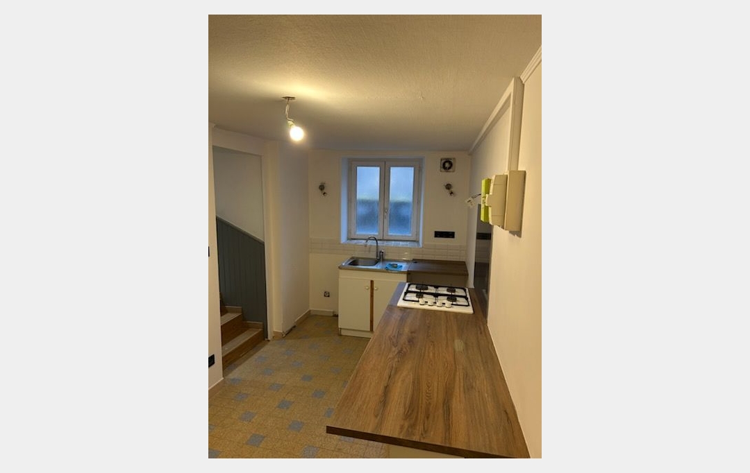 Annonces BOIS D'OINGT : Maison / Villa | EVEUX (69210) | 65 m2 | 750 € 