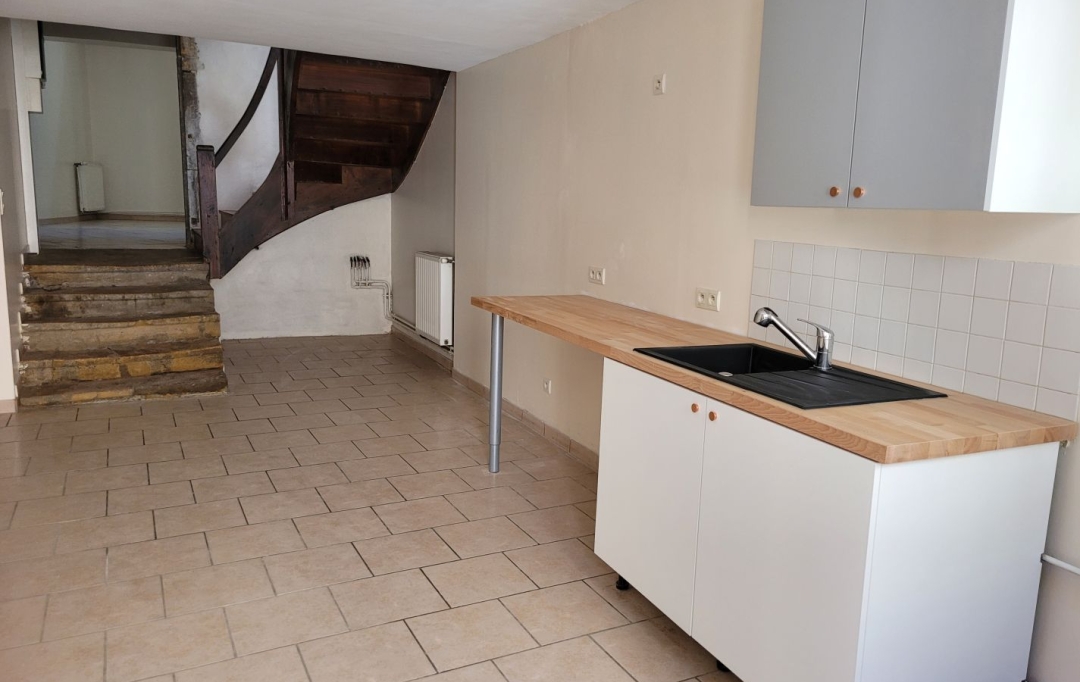 Annonces BOIS D'OINGT : Appartement | SAIN-BEL (69210) | 74 m2 | 125 000 € 